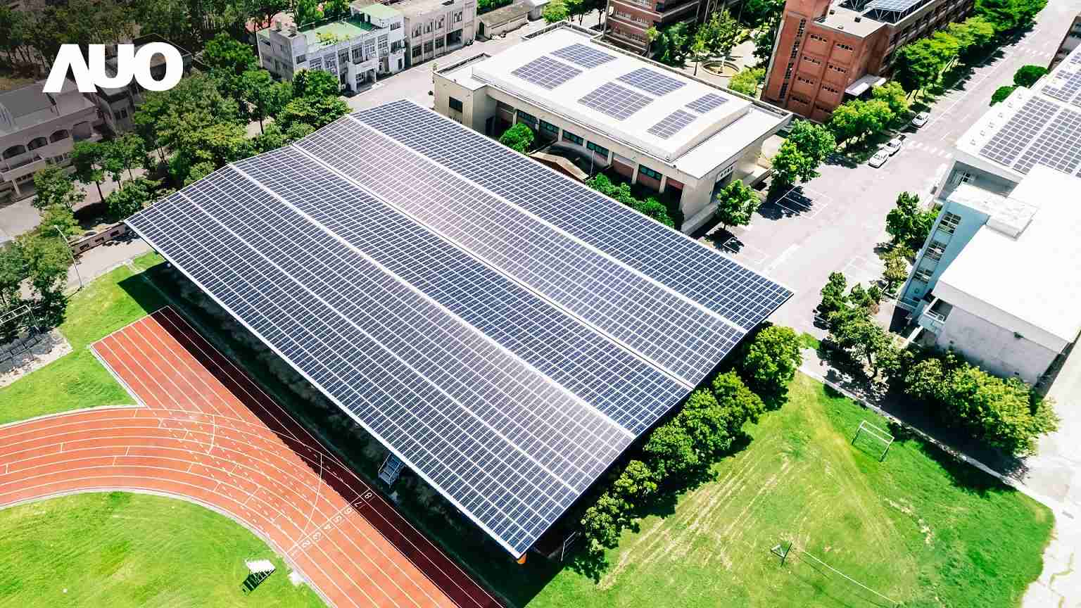 银河集团SunSteel光电整合型浪板具备快速安装、、、、轻量化优势,,可提升15%发电效能,,通过国际IEC与台湾VPC认证安全、、防漏、、、、耐候标准